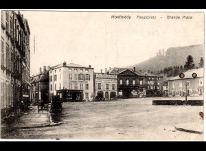 Frankreich, MONTMÉDY Hauptplatz m. Geschäften, 1915 gebr. sw-AK